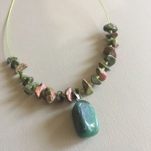 NWOT Green Quartz Pendant  Unakite Chips Necklace